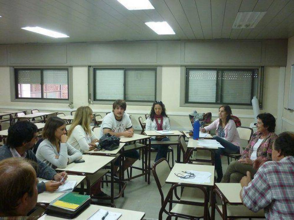 Con mucho �mpetu comenz� el proyecto de extensi�n sobre agricultura familiar