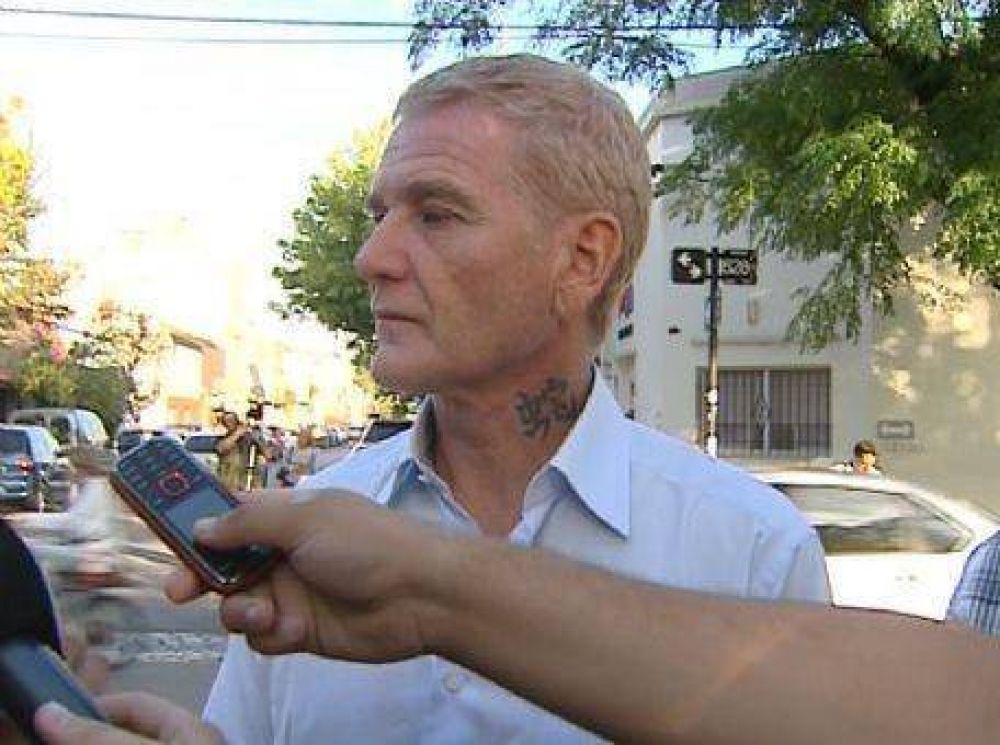 De Narv�ez visit� La Plata: �El d�lar se dispara cuando la gente siente que la econom�a la maneja un se�or como Moreno�