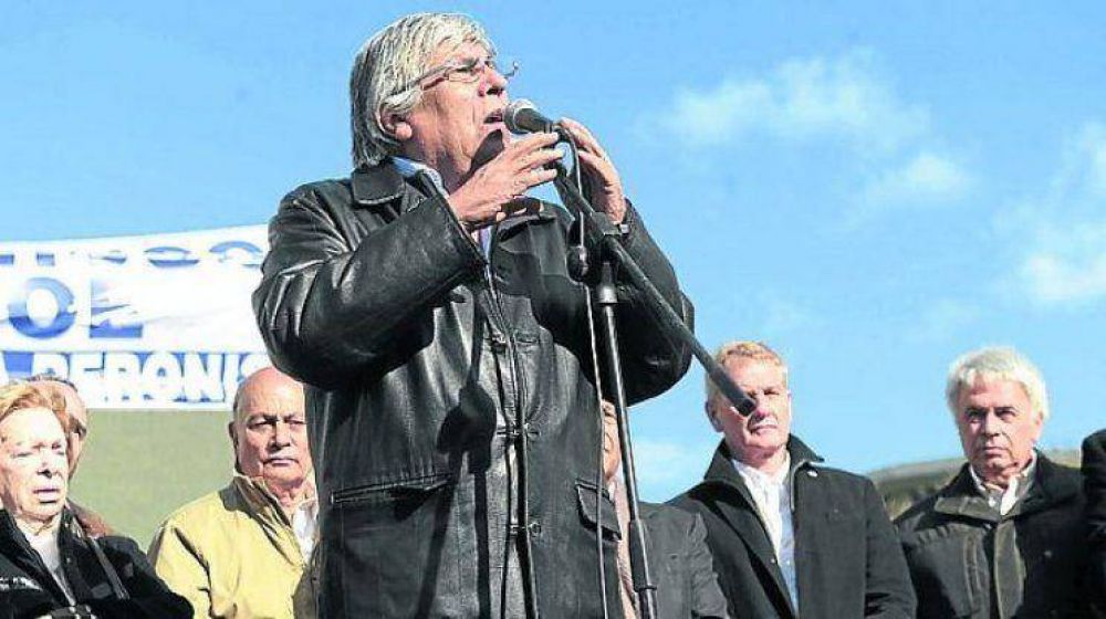 De la Sota invit� a Moyano en medio de los bloqueos a s�per