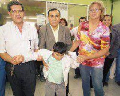 El intendente de Caucete entreg� m�s pensiones no contributivas