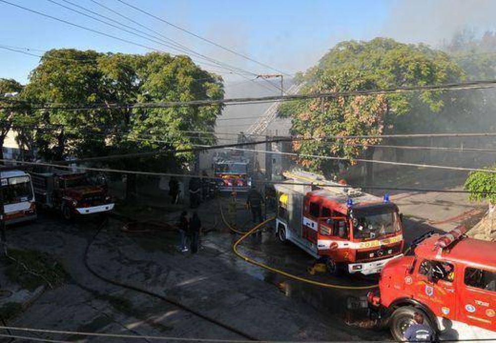 Comunicado del municipio sobre incendio en la f�brica de Florida oeste