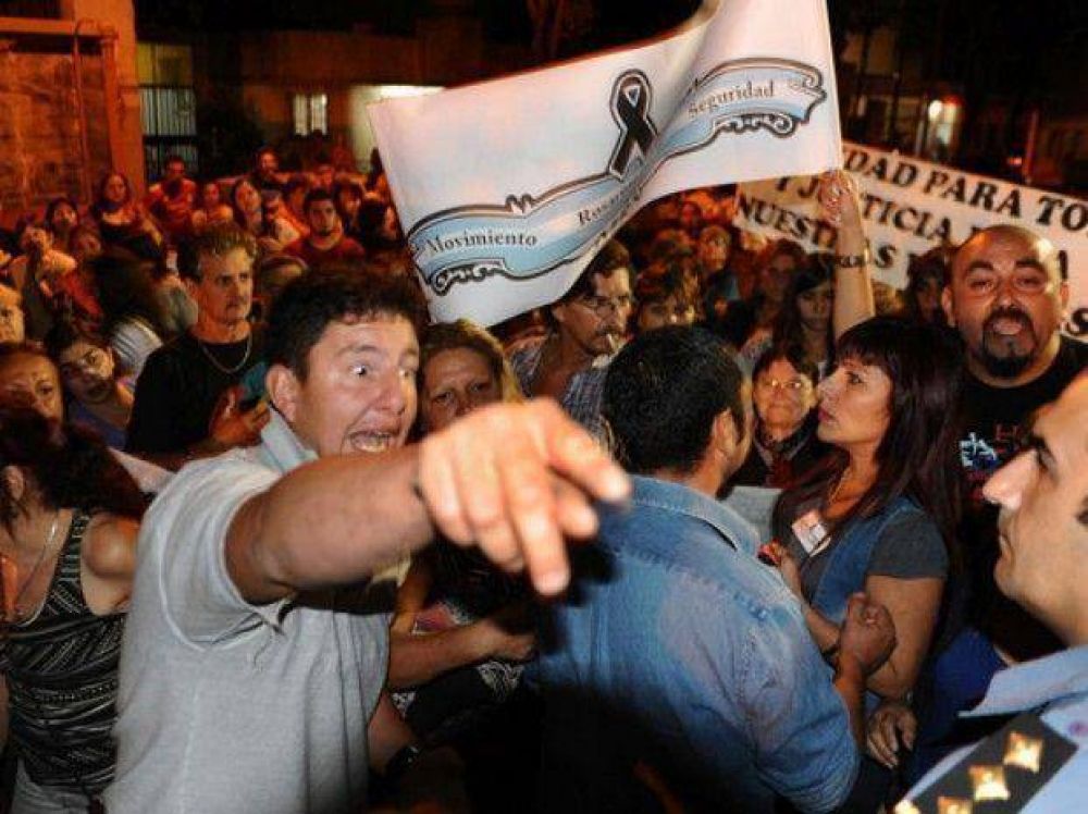 Indignado reclamo de los vecinos del agenciero asesinado en zona sur