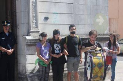 "Inacci�n, ineficacia y falta de �tica"