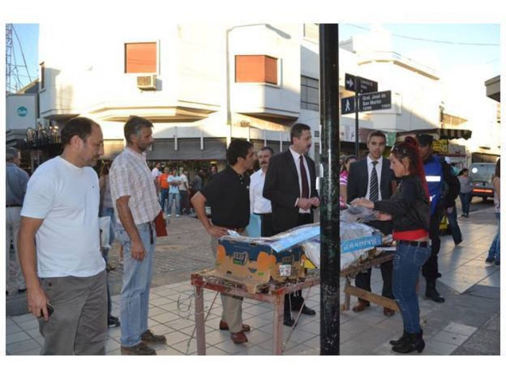 Desalojaron a vendedores ambulantes de la peatonal de Paran�
