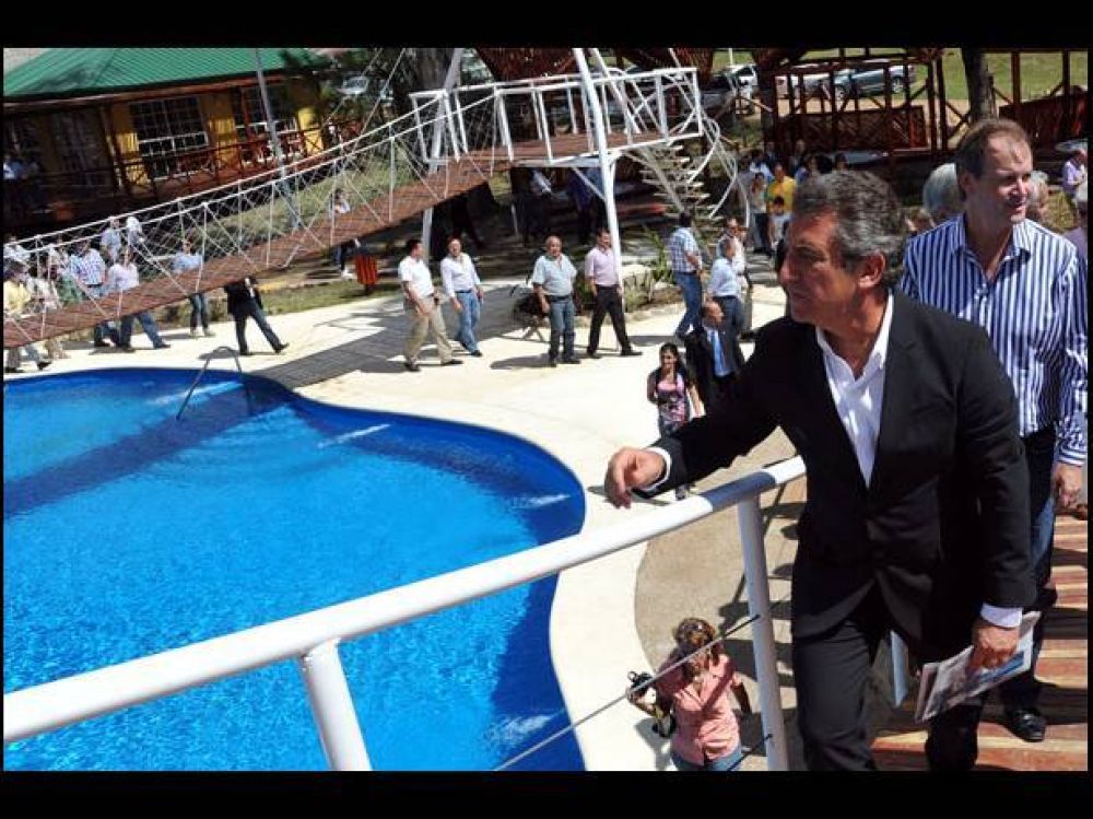 Urribarri inaugur� un Parque Acu�tico y dijo que no hay plazas disponibles