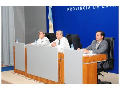 El gobierno pag� la deuda a transportes escolares y ofrecer� un aumento