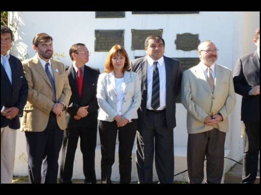 En Paran� se realiz� el homenaje a los Ca�dos y Veteranos de Malvinas