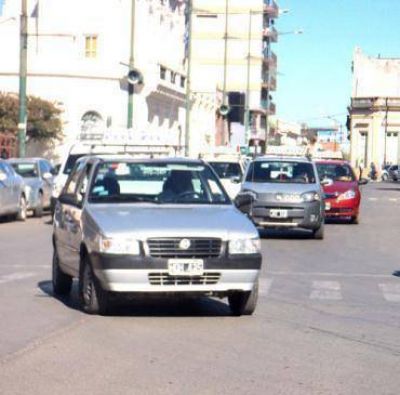 Remiseros y taxistas pidieron mejoras para las calles de la ciudad