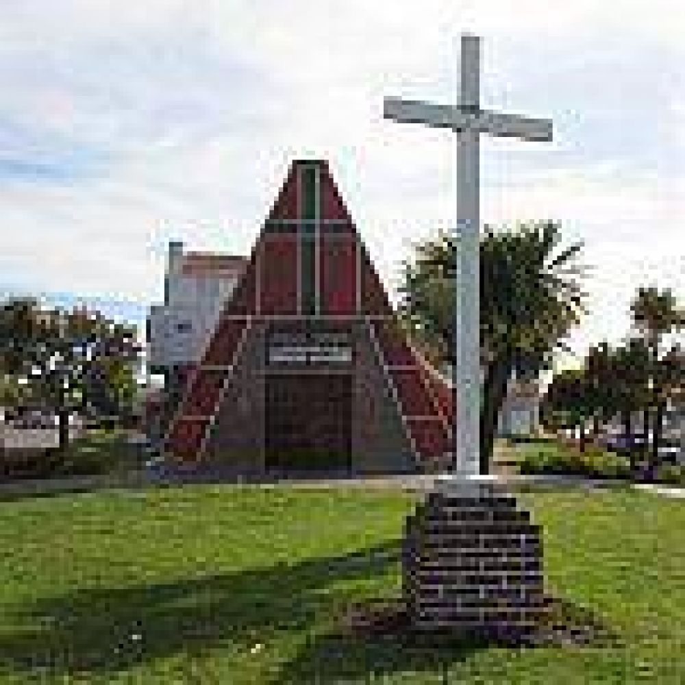 Robaron a mano armada en una iglesia del barrio Mundialista