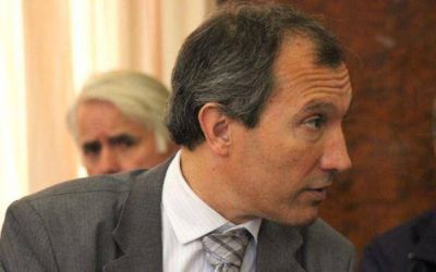 Alcolea tild� de �caprichosos� al resto de los concejales