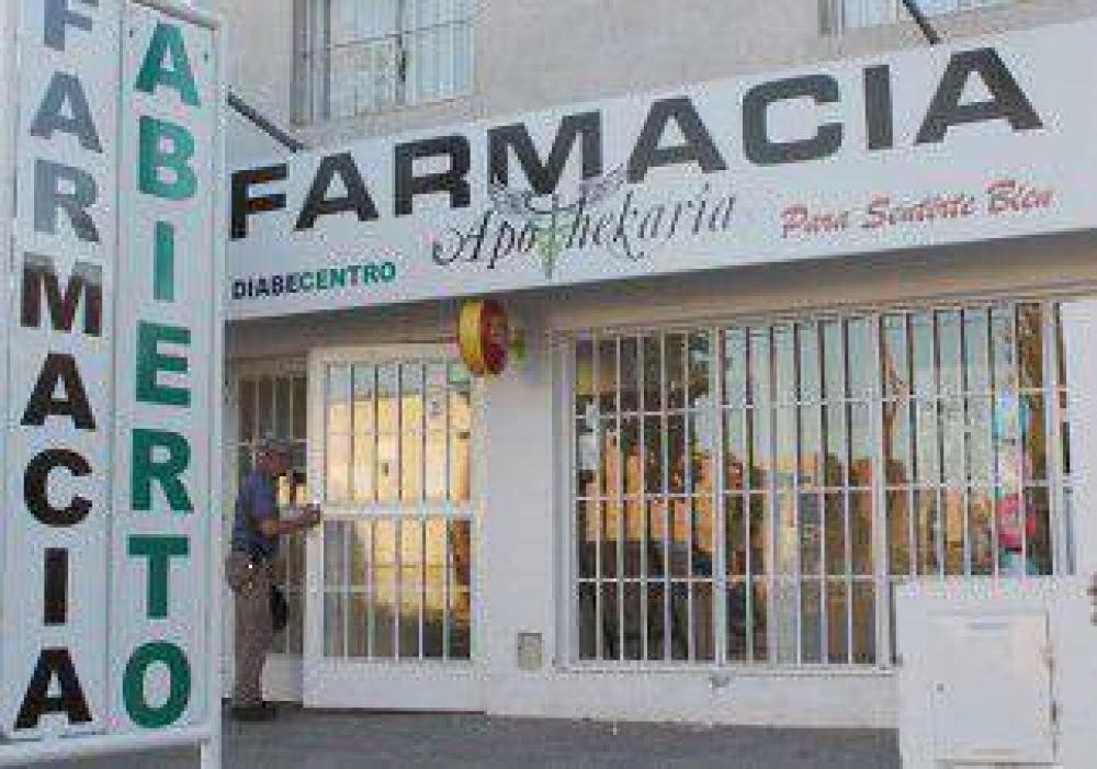 Asalt� farmacia a punta de pistola 