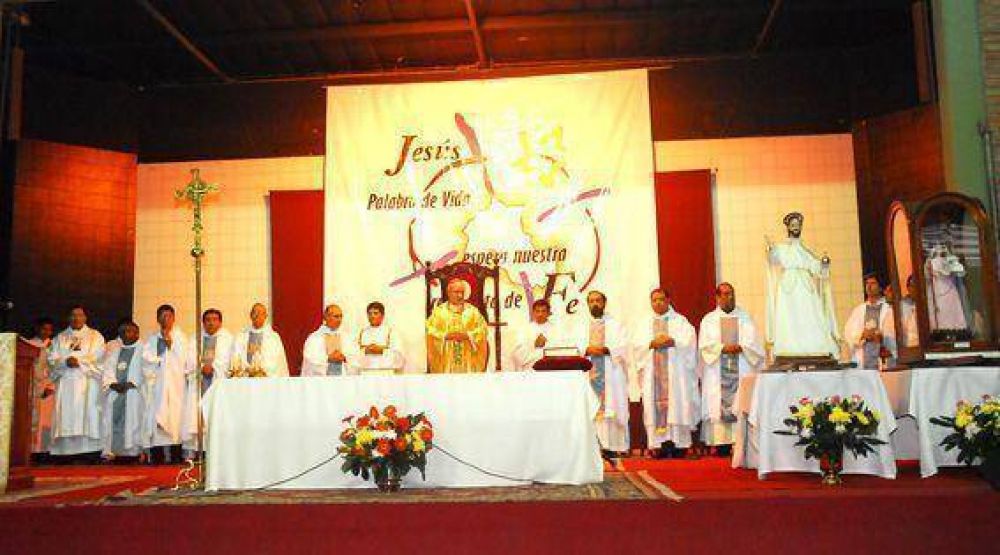 Feligreses recuerdan hoy el Jueves Santo