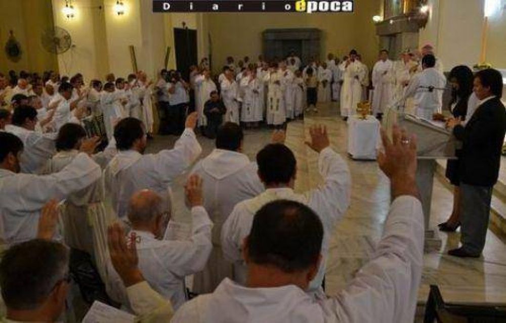 Fieles �desbordaron� la Catedral