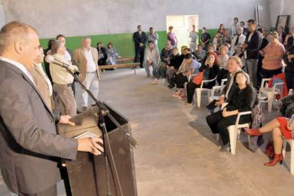 Buzzi: �Siempre vamos a estar del lado de la gente de bien, de los que trabajan�