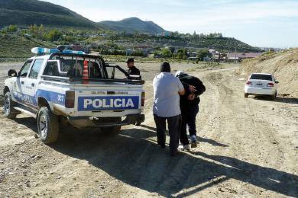 Con pesados antecedentes policiales, atrapan a �Chucky� Ben�tez con escopeta recortada