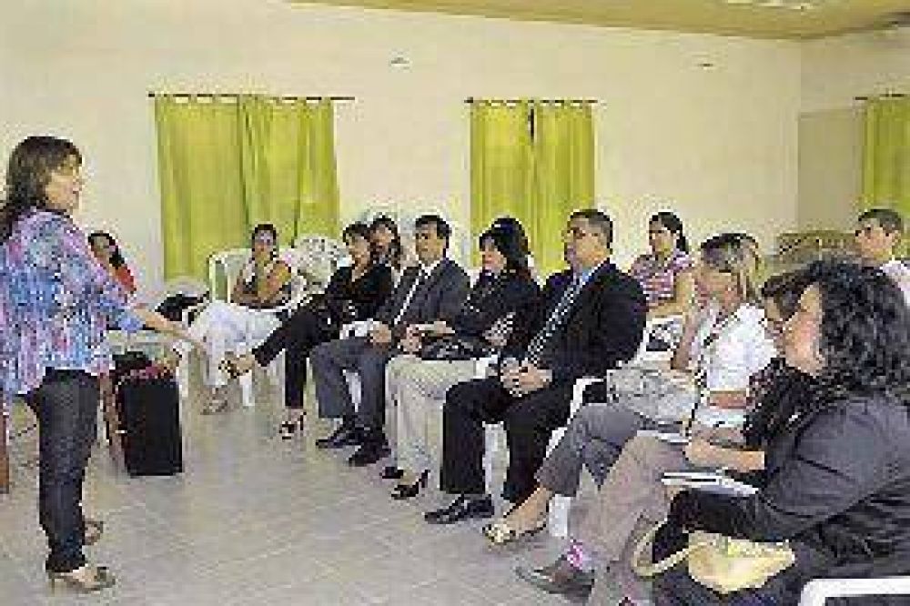 Buscan detectar y ayudar a adolescentes adictos a las drogas