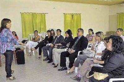 Buscan detectar y ayudar a adolescentes adictos a las drogas