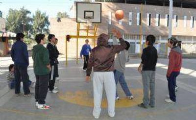 Brindan gran ayuda y contenci�n al barrio