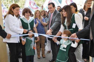 Niccolai inaugur� edificio del jard�n "Virgencita de Betharram"