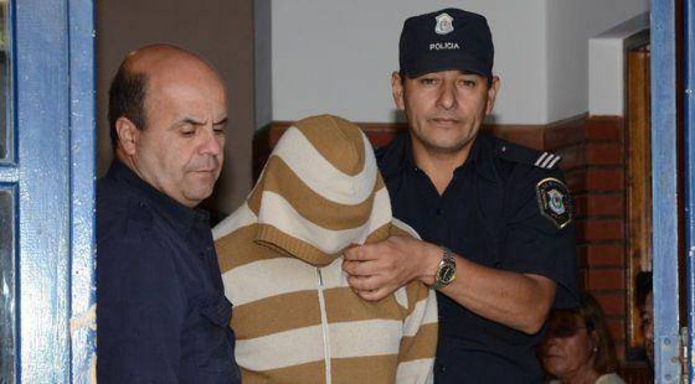 Las asesin� de m�s de sesenta pu�aladas