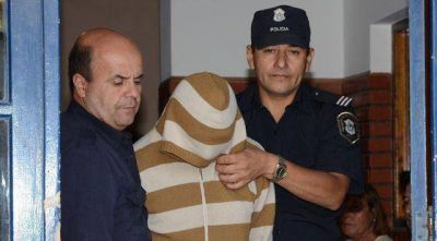 Las asesin� de m�s de sesenta pu�aladas