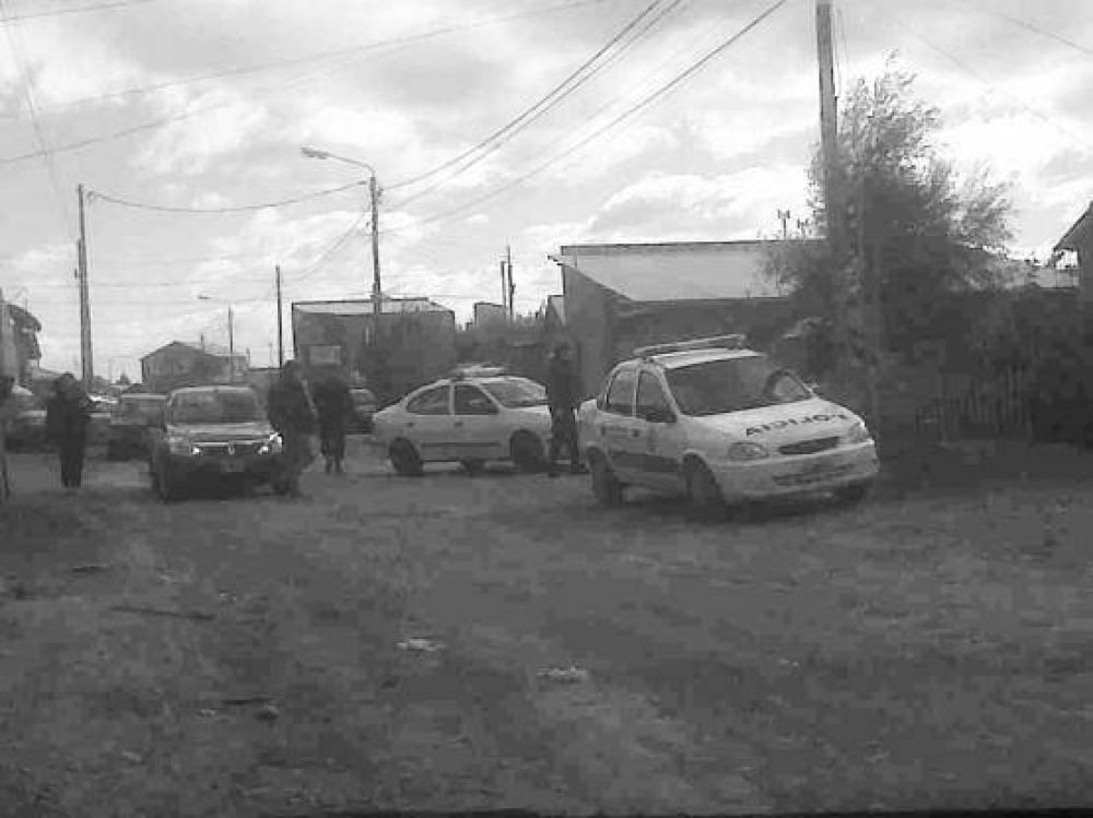 Menores de 13 y 15 a�os y uno de 18 detenidos por el robo en una vivienda