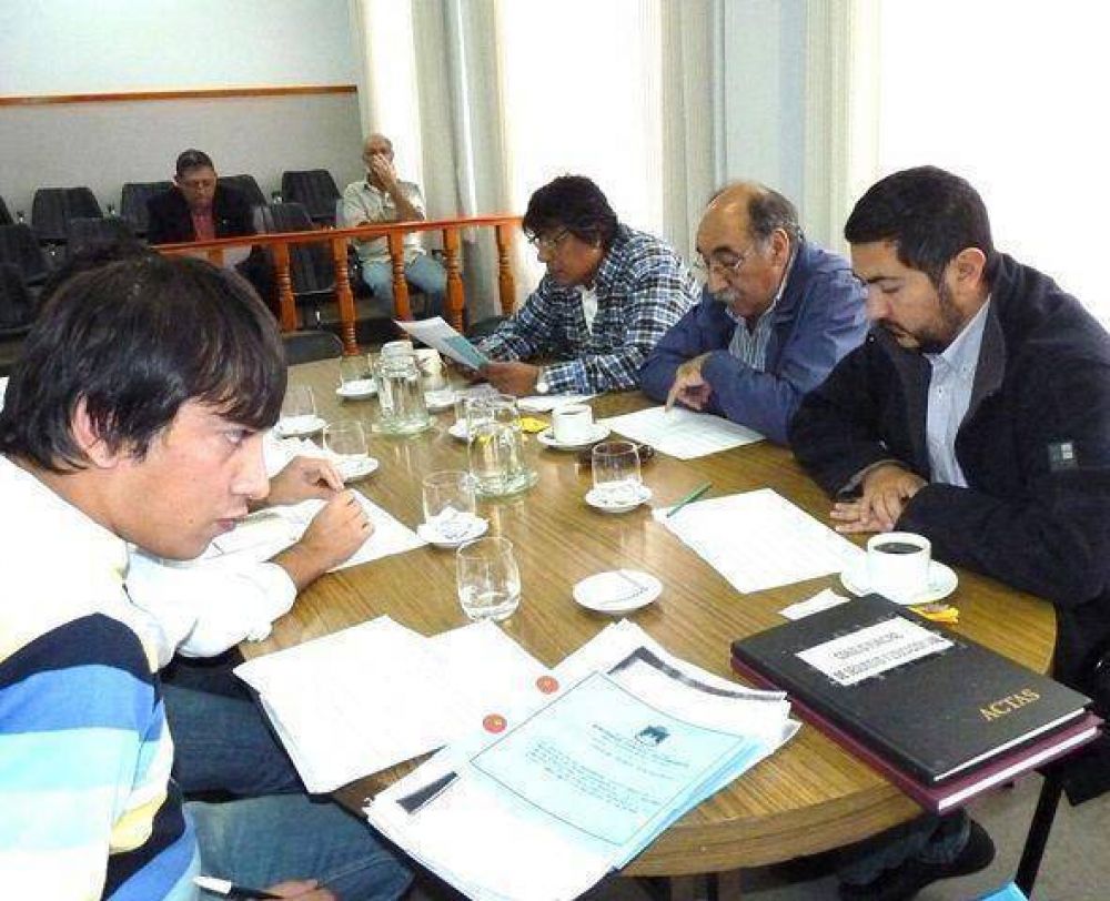 Concejales debatieron por carteles electr�nicos �rea de protecci�n civil municipal