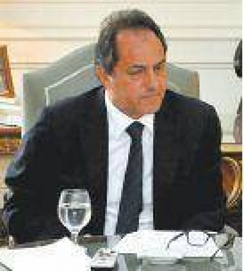 Piden al gobernador que destrabe el conflicto