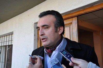Riela: �El 30% no existe, es m�s de lo mismo�