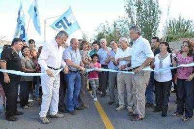 Se inaugur� nuevo pavimento en Rawson