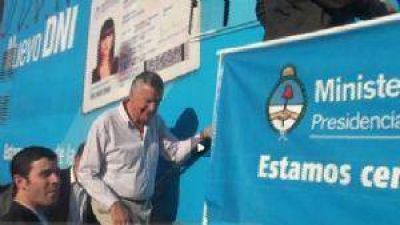 Gioja convoc� a los j�venes de 16 a renovar el DNI para votar