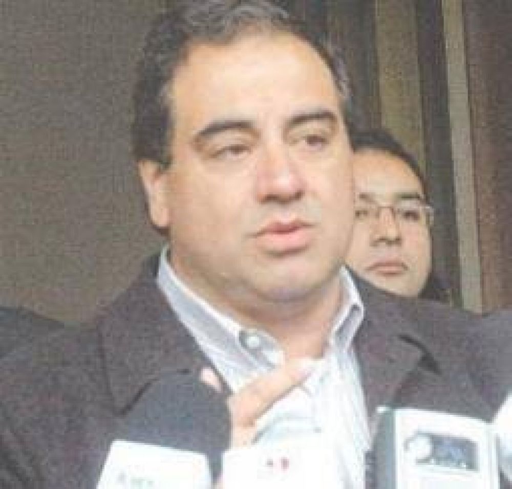 El radicalismo tild� al kirchnerismo de �mit�mano�