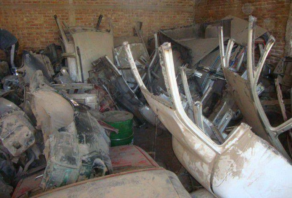 Secuestran gran cantidad de autopartes de veh�culos robados