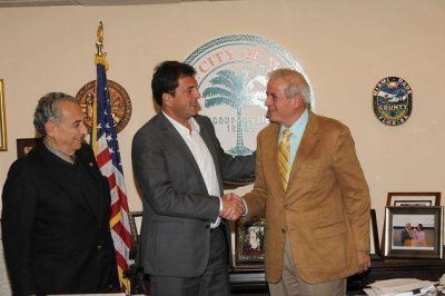 Con eje en seguridad, Massa se reuni� con el alcalde de Miami