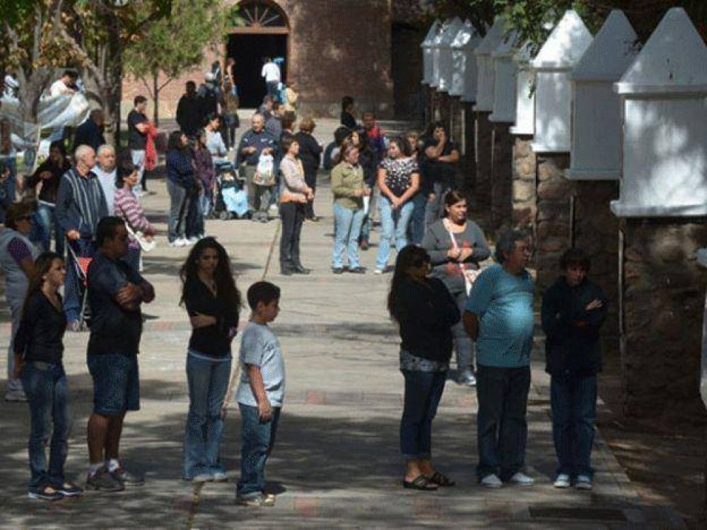 El Calvario de La Carrodilla dispuso "rincones de escuchas" para que los fieles descarguen sus penas y alegr�as