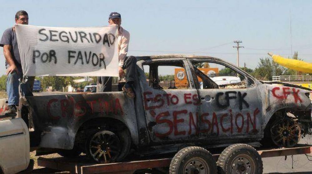 Vecinos de Maip� cortaron el Acceso Este y reclamaron por seguridad