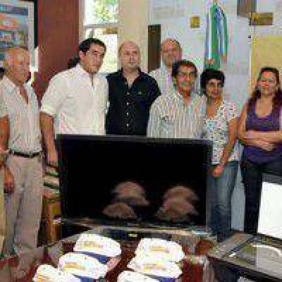 Loter�a premi� a agentes oficiales en la presentaci�n del Superlot