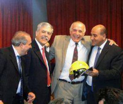 Passaglia firm� convenio con Planificaci�n Federal  