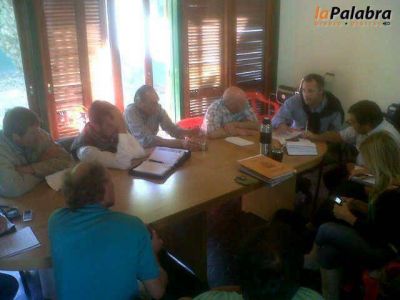 Garc�s se reuni� con entidades y vecinos en Stroeder