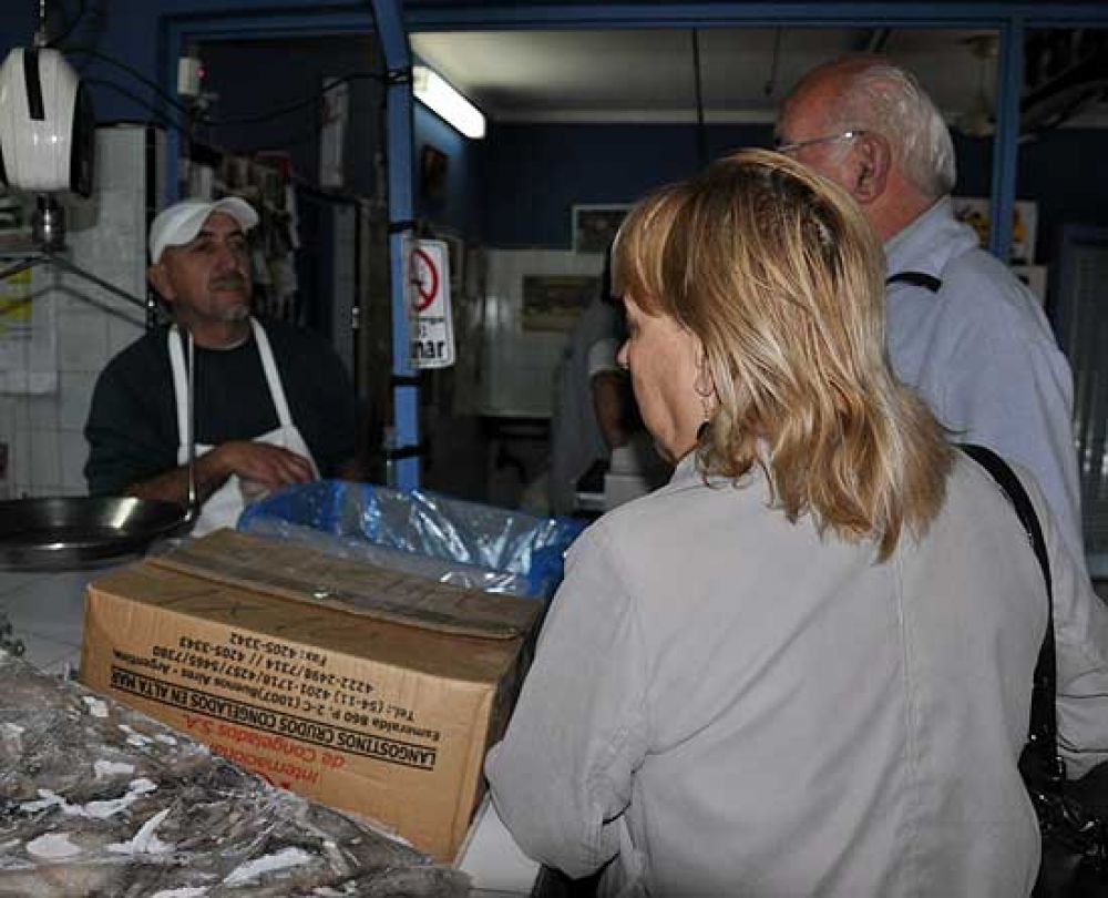 Sin incrementos en los precios, aumentan las ventas de pescado por Semana Santa