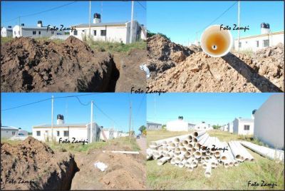 COMENZARON LAS OBRAS DE CLOACAS PARA LAS 53 VIVIENDAS DEL PLAN FEDERAL QUE SER�N ENTREGADAS ESTE A�O