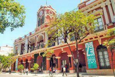 El Centro Cultural del Bicentenario decor� la Galer�a de los Arcos