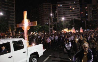 Miles de fieles asistieron a la procesi�n de fe en C�rdoba