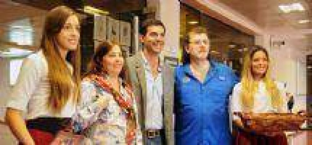 El Gobernador Urtubey recibi� a turistas que llegaron por Semana Santa