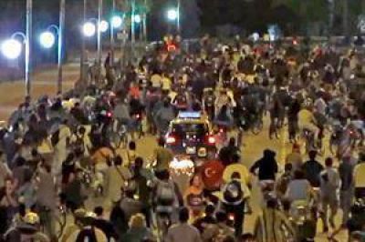 A�n no encuentran al taxista que atropell� a los ciclistas en Palermo