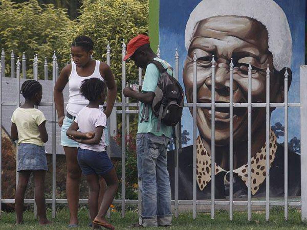 Sud�frica, en vilo por la salud de Nelson Mandela