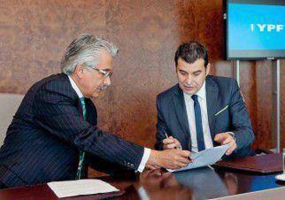 Galuccio, duro por el embargo a Chevron 