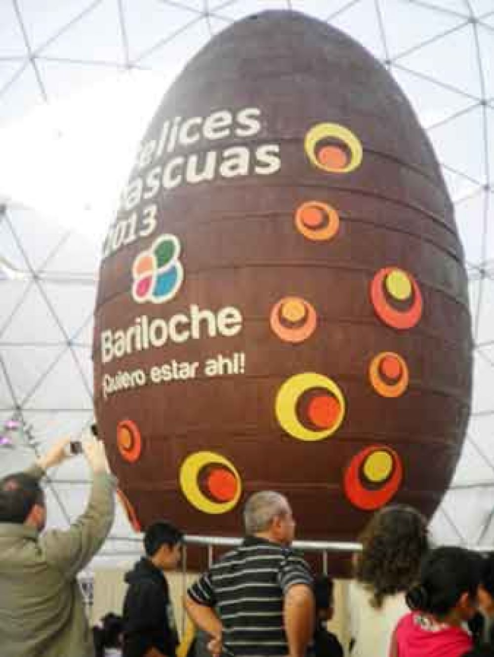 Vecinos transformaron en una fiesta popular la calle Mitre