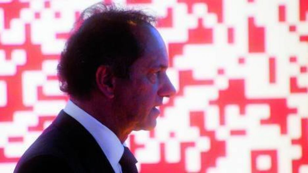 �Si puede perder 3 horas con Cobos, que le dedique 30 horas a los docentes�