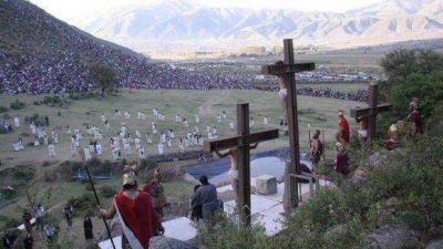 Con gran devoci�n y recogimiento, los tucumanos revivieron la Pasi�n de Cristo